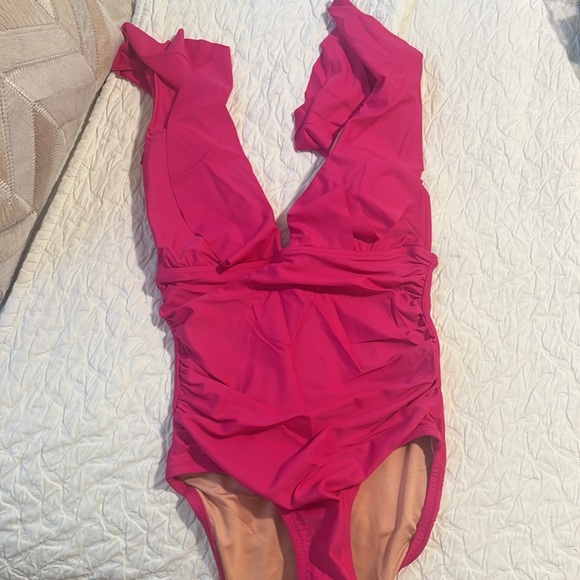 Ruched ruffle one-piece swimsuit - Picture 5 of 8